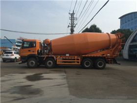 广西陶总在我厂定购16方欧曼搅拌车