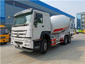 重汽豪沃12方搅拌车