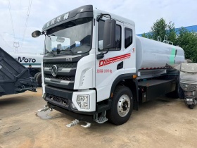 程力电动洒水车
