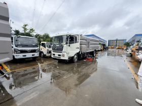 东风天锦洗扫车