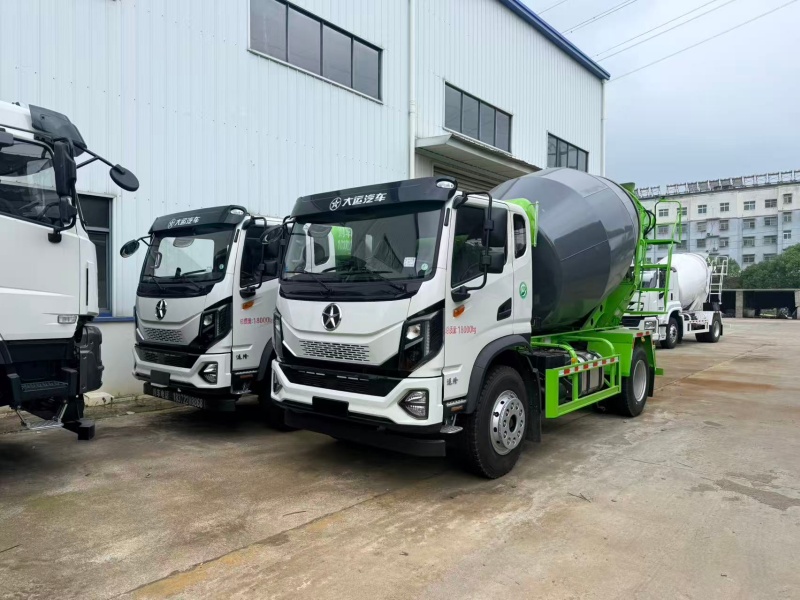 大运7方搅拌车